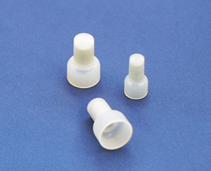 Sabirni izolacioni konektor za spajanje licnastih provodnika presovanjem